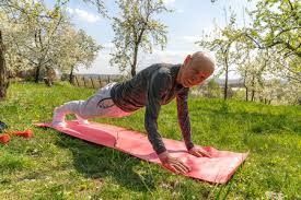 承认吧！皇马太子就是被高估的体系球员，离开伯纳乌啥也不是