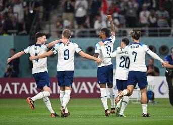 英聯盃四強次回合利物浦4：0熱刺 兩回合贏4：1晉決賽